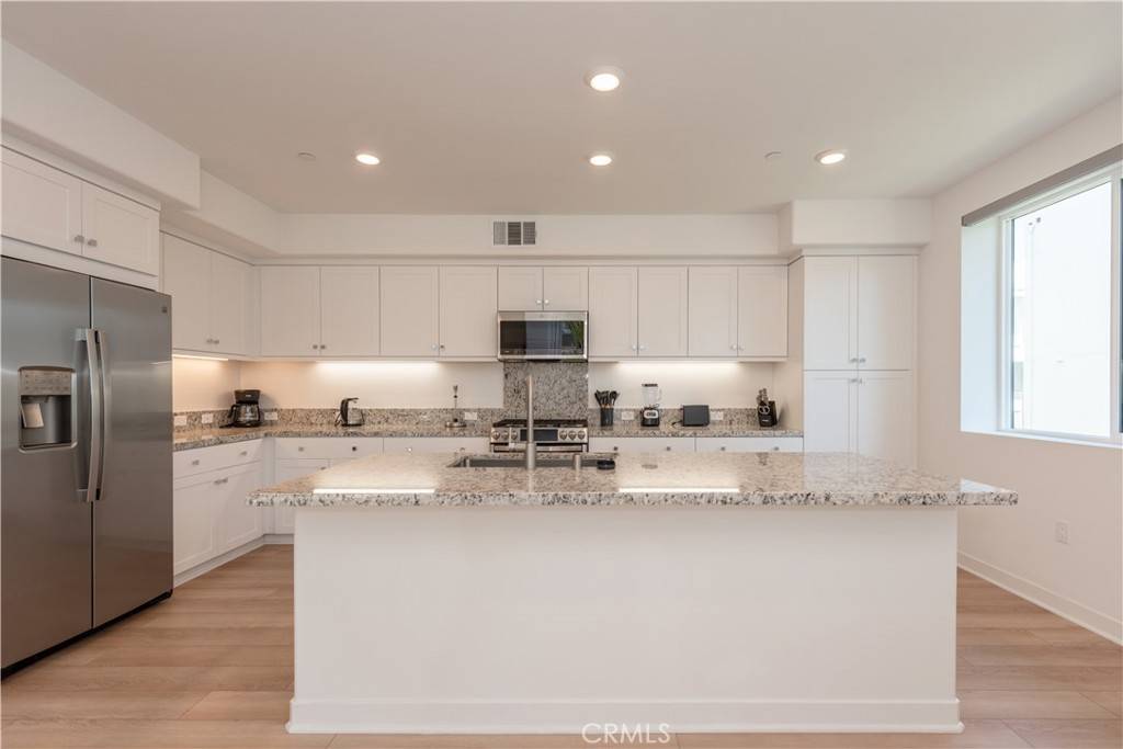 Anaheim, CA 92805,1851 S Union St #10