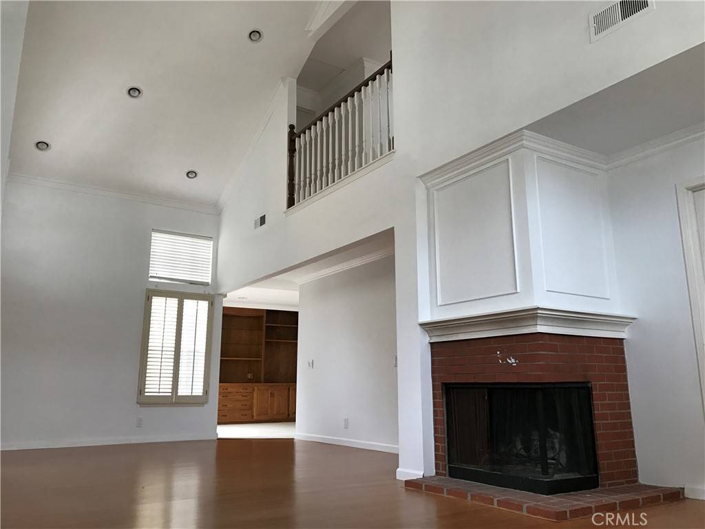 Irvine, CA 92612,18 Oxford