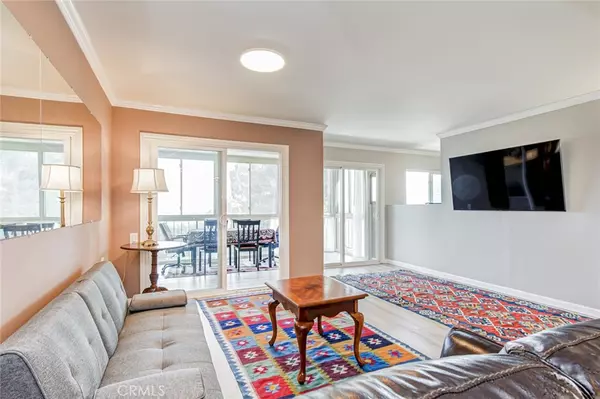Laguna Woods, CA 92637,3241 San Amadeo #2B