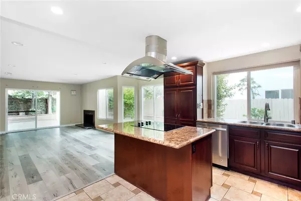 Irvine, CA 92620,13 Seville