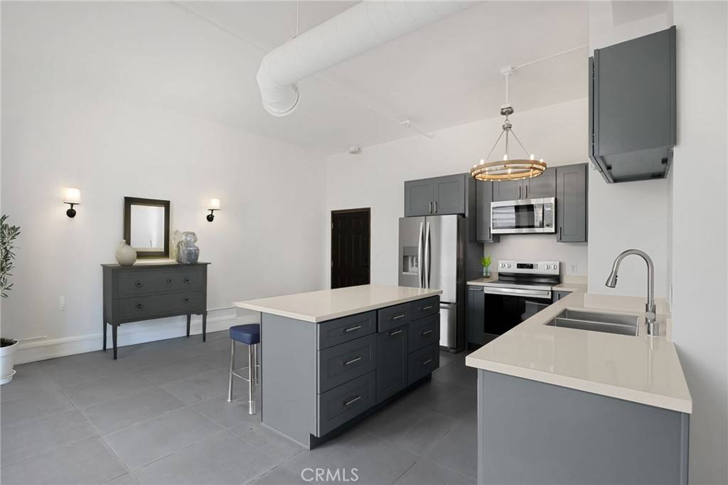 Los Angeles, CA 90012,108 W 2nd ST #215