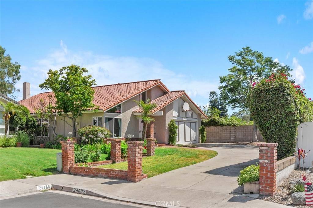 Lake Forest, CA 92630,24682 Via Tequila