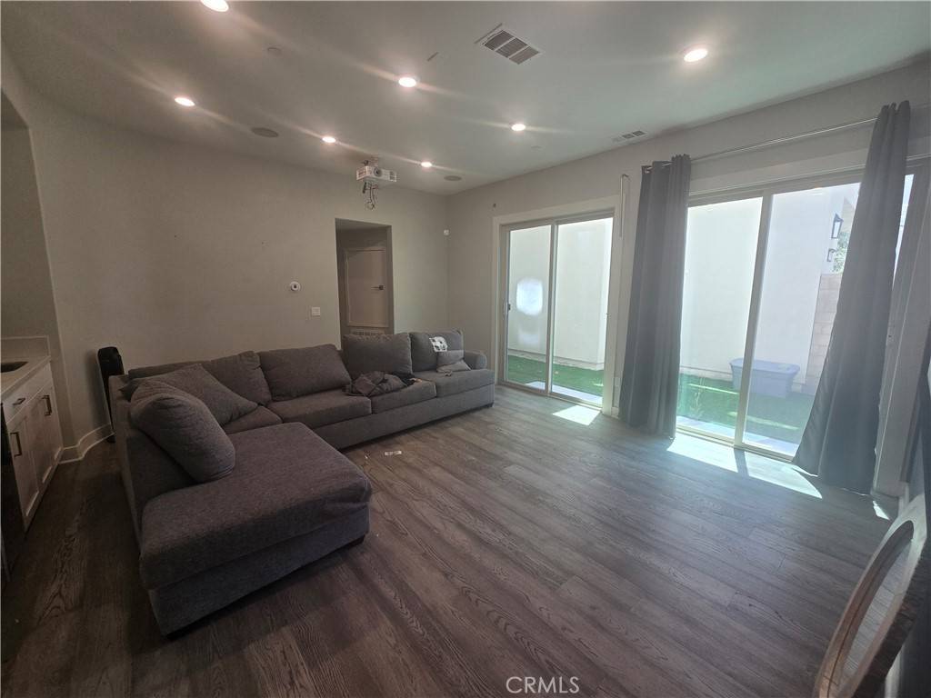 Irvine, CA 92618,128 Catalyst