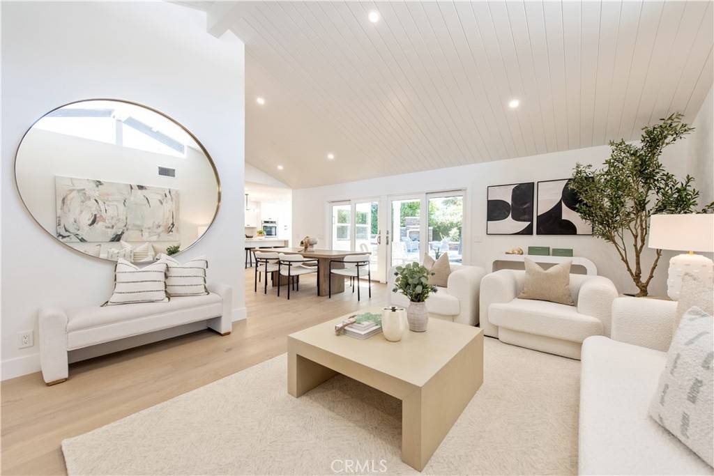 Irvine, CA 92603,19281 Sierra Inez RD