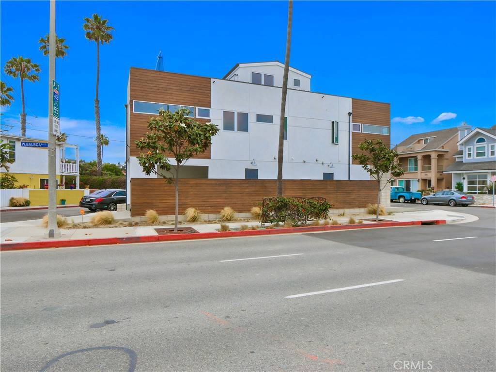 Newport Beach, CA 92663,4405 Channel PL