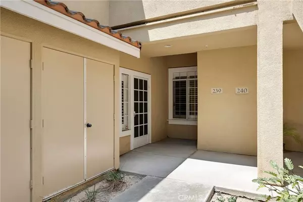 Tustin, CA 92782,239 Gallery WAY