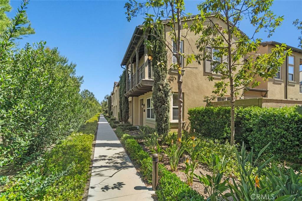 111 Thornhurst, Irvine, CA 92620