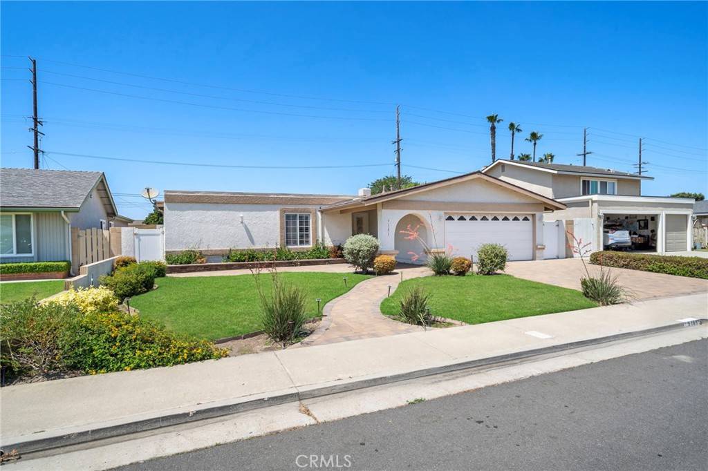 9181 Sherry CIR, Huntington Beach, CA 92646