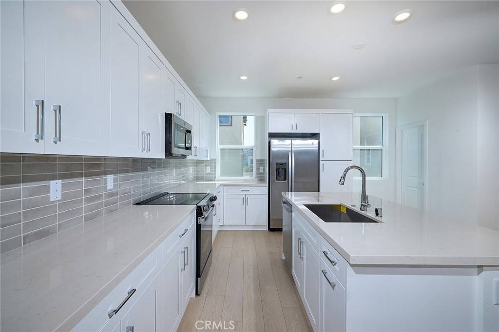 6045 Fairfax DR, Eastvale, CA 92880
