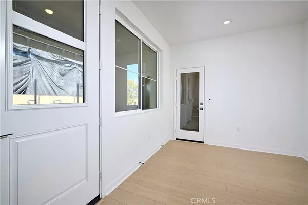 Eastvale, CA 92880,6045 Fairfax DR