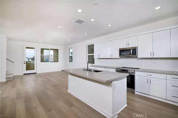 6046 Fairfax DR, Eastvale, CA 92880