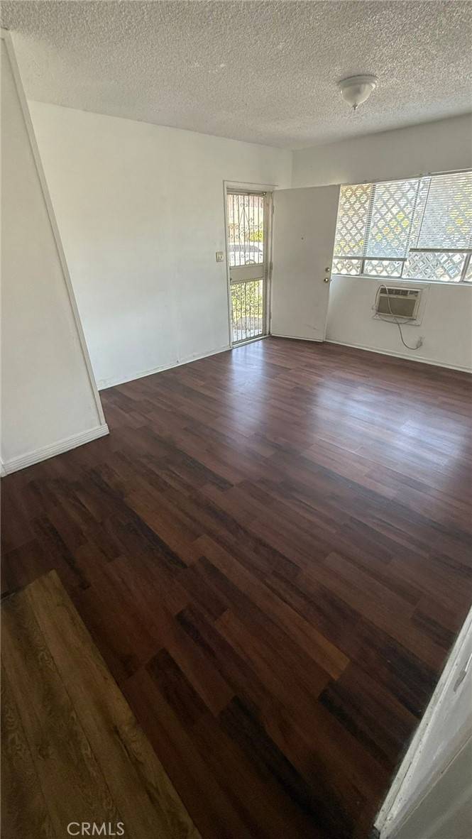 Covina, CA 91723,651 E Italia ST