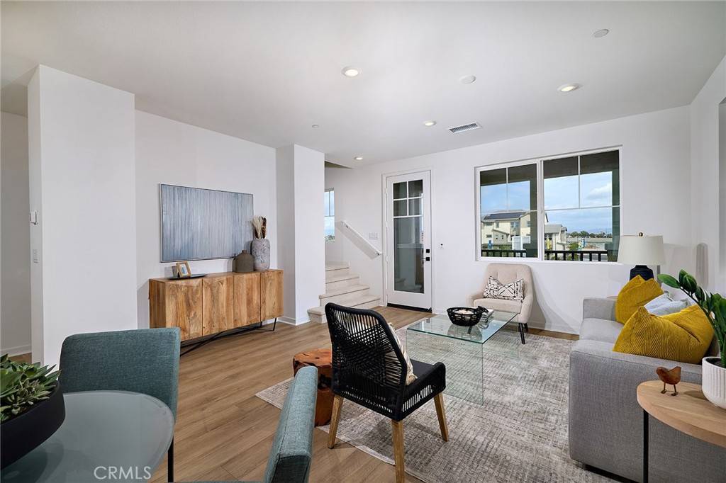 Eastvale, CA 92880,6052 Fairfax DR
