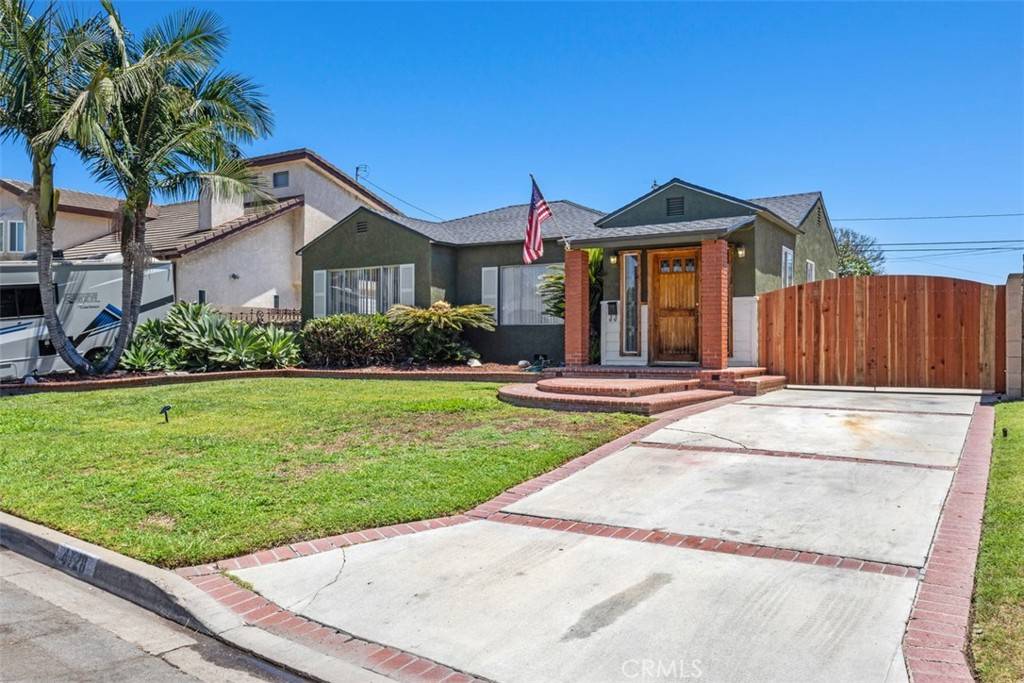 Long Beach, CA 90808,4728 Pepperwood AVE