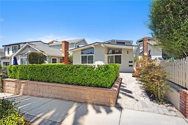 Corona Del Mar, CA 92625,717 Marguerite AVE