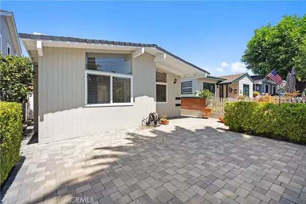 Corona Del Mar, CA 92625,717 Marguerite AVE