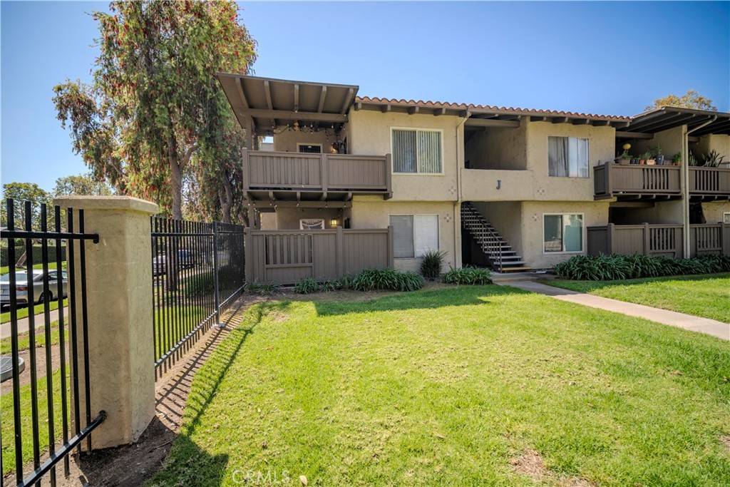 1345 Cabrillo Park DR #J02, Santa Ana, CA 92701