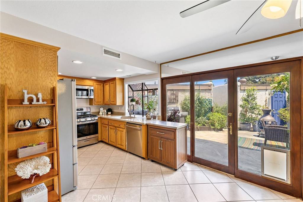 2870 N Cottonwood St, Unit 2, Orange, CA 92865