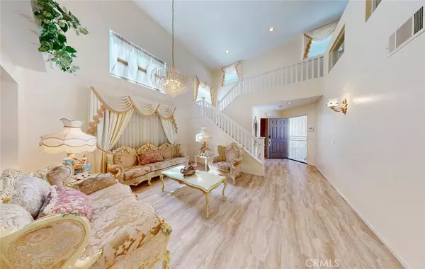 Anaheim, CA 92804,220 S Linhaven CIR