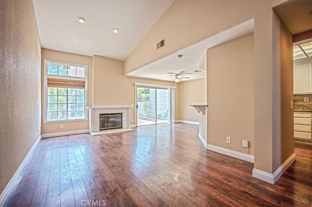 Tustin, CA 92782,13512 Pecan LN #73