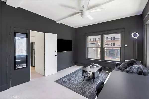 Long Beach, CA 90802,325 W 3rd ST #201