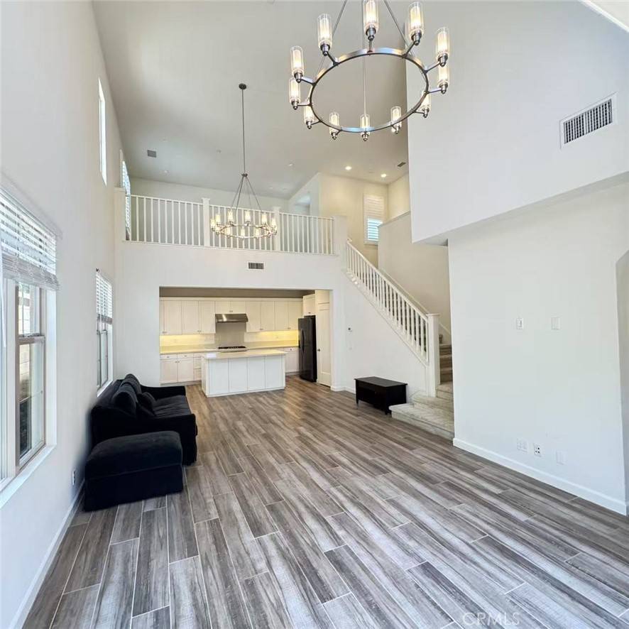 Irvine, CA 92618,102 Holly Springs