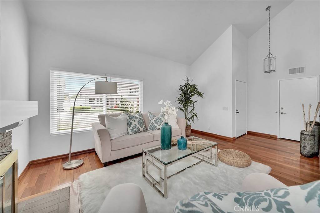 Lake Forest, CA 92630,26121 Connemara CT