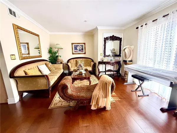 Glendale, CA 91204,116 W Maple ST #18