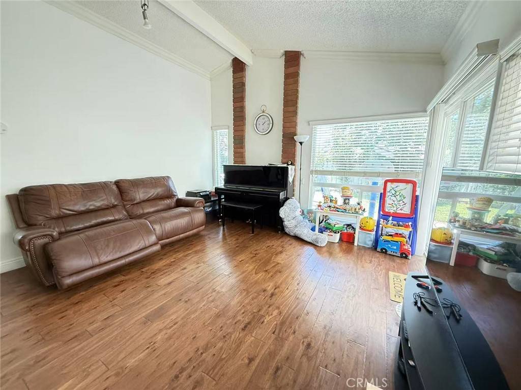 Irvine, CA 92620,9 Petersburg