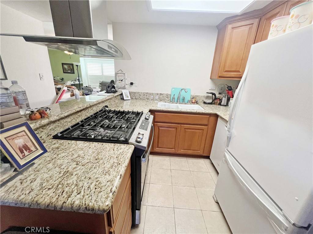 Tustin, CA 92780,13722 Red Hill AVE #15