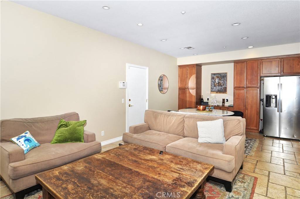 Huntington Beach, CA 92648,7993 Osuna CIR