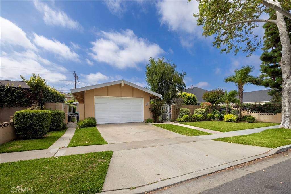 2911 Walker Lee DR, Rossmoor, CA 90720