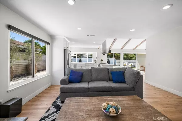 Laguna Hills, CA 92653,25402 Pike RD