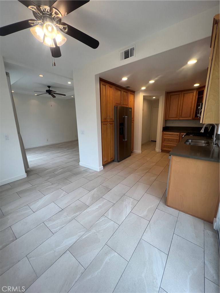 Aliso Viejo, CA 92656,4 Toronto