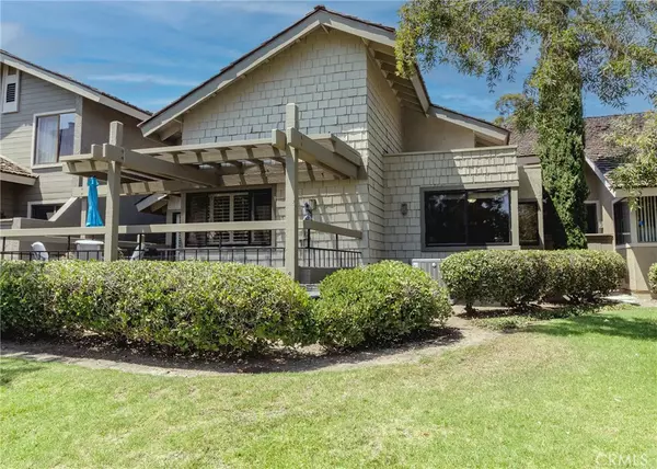 Irvine, CA 92604,4 Lakeknoll #43