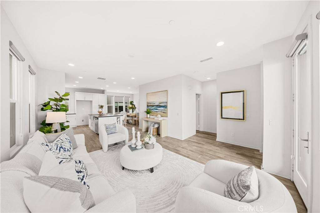 Costa Mesa, CA 92627,1607 SOMERTON DR
