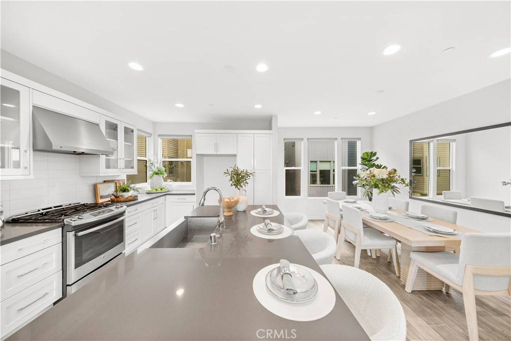 Costa Mesa, CA 92627,1607 SOMERTON DR