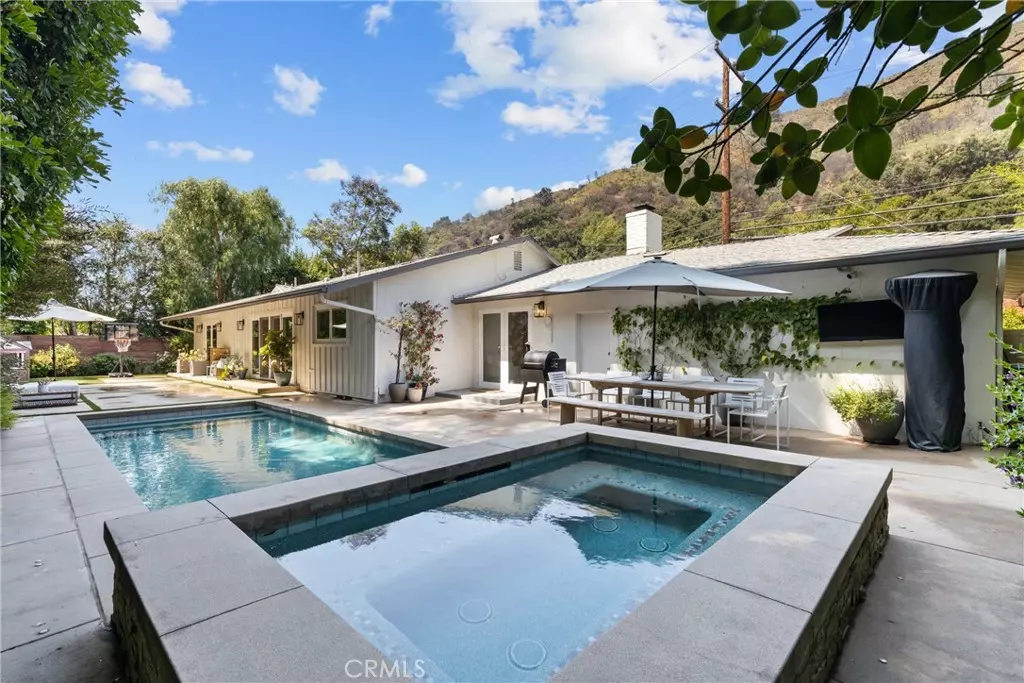 Los Angeles, CA 90049,3286 Mandeville Canyon RD