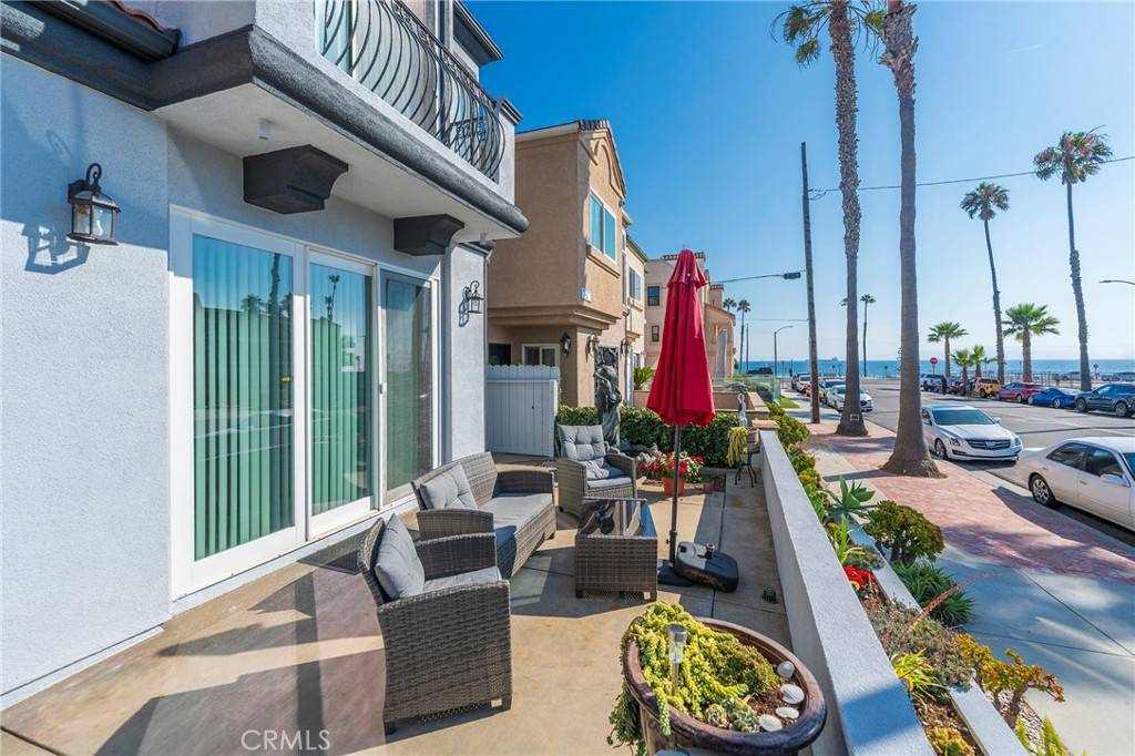 Huntington Beach, CA 92648,116 11th ST