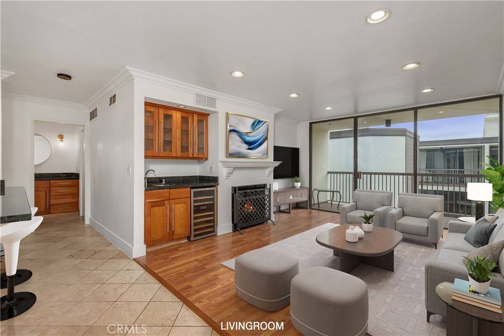 West Hollywood, CA 90069,911 N Kings RD #319