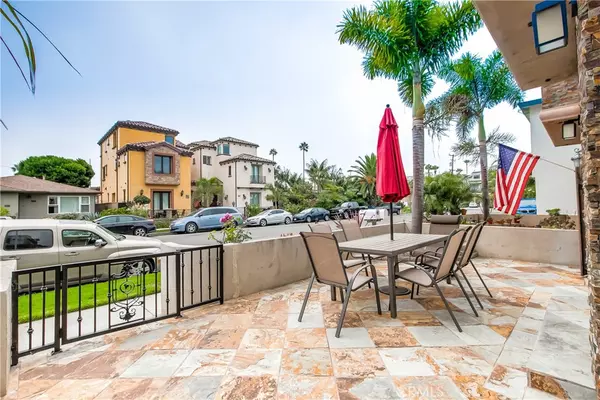 Huntington Beach, CA 92648,213 Baltimore AVE