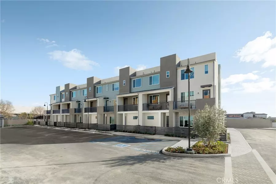 11716 Arkansas ST #E, Artesia, CA 90701