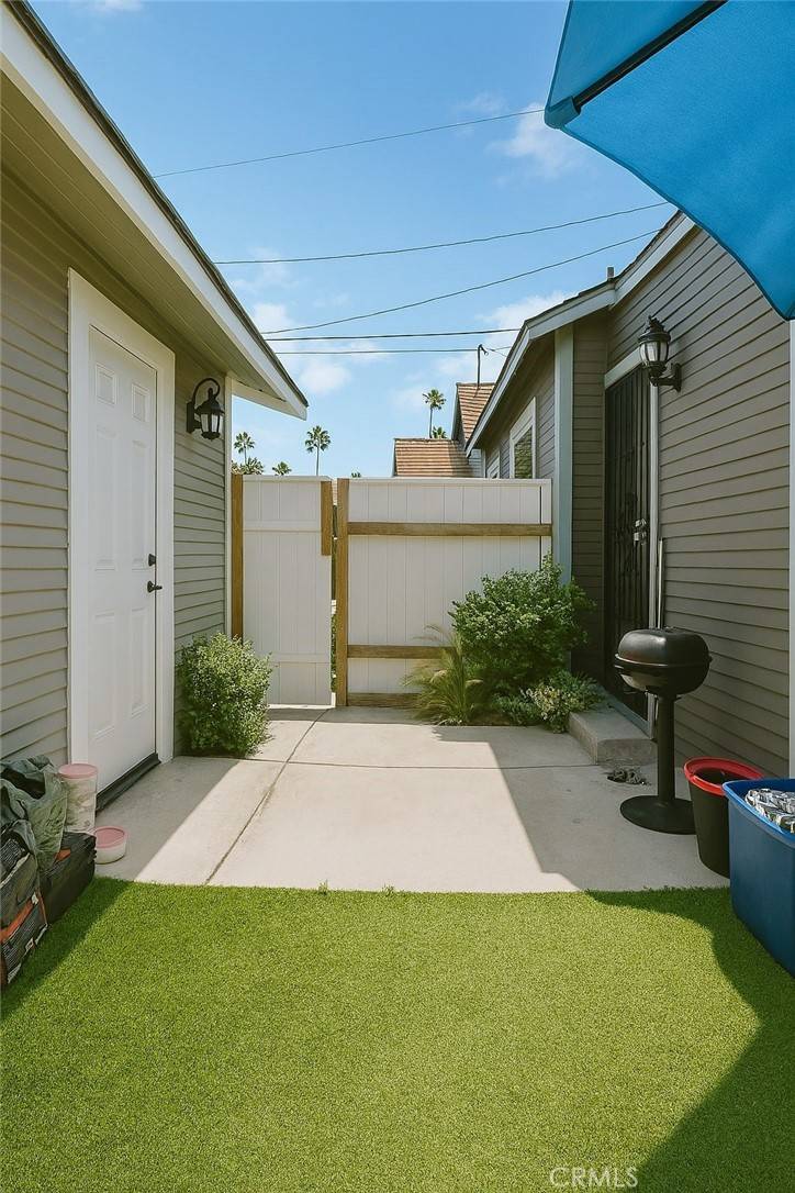 Anaheim, CA 92805,117 E Sycamore ST