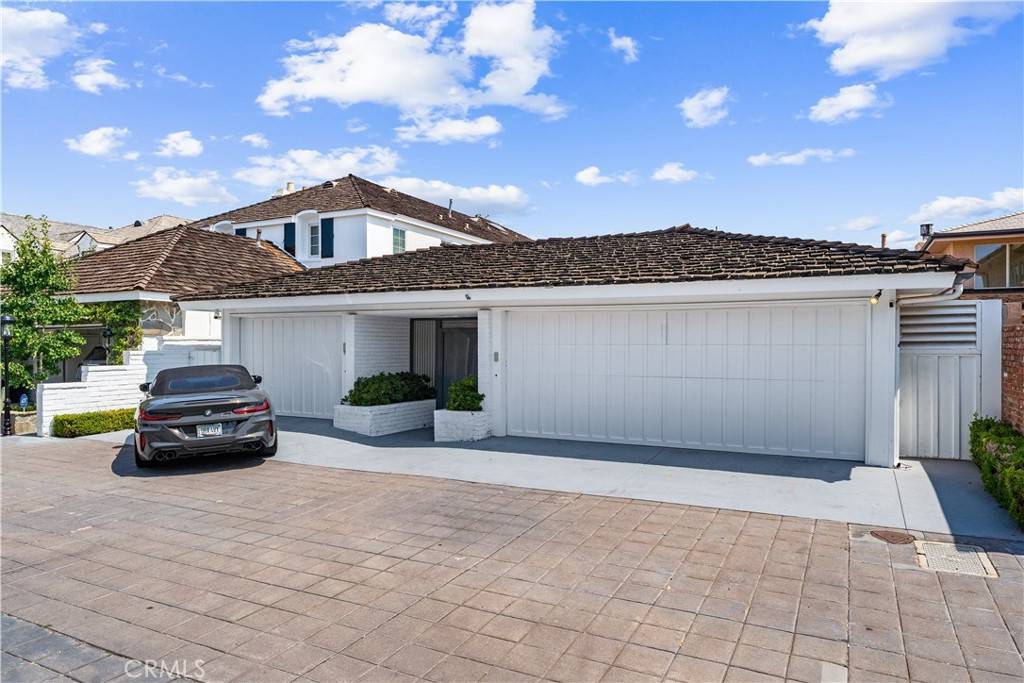 Newport Beach, CA 92660,11 Harbor IS