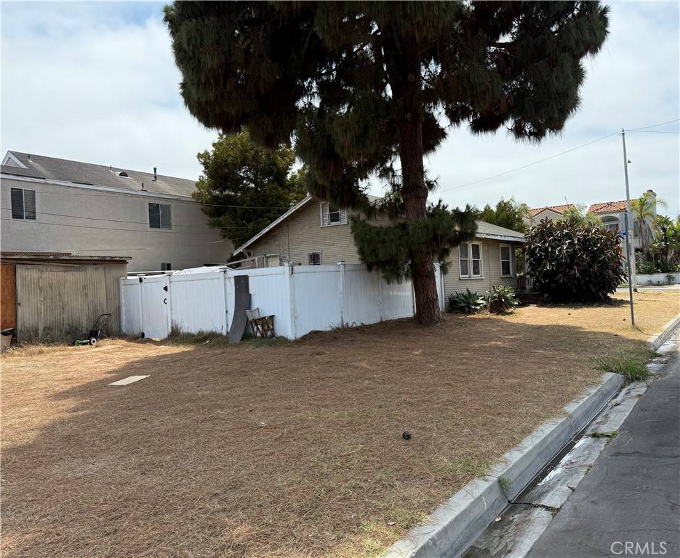 Huntington Beach, CA 92648,920 California ST
