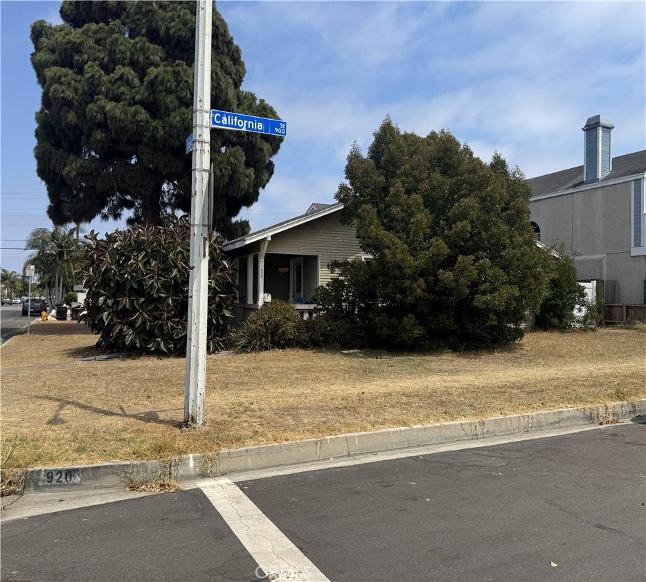 920 California ST, Huntington Beach, CA 92648