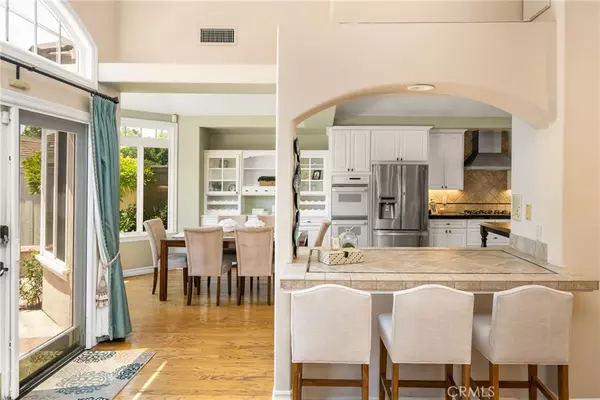 Irvine, CA 92604,32 Sandstone