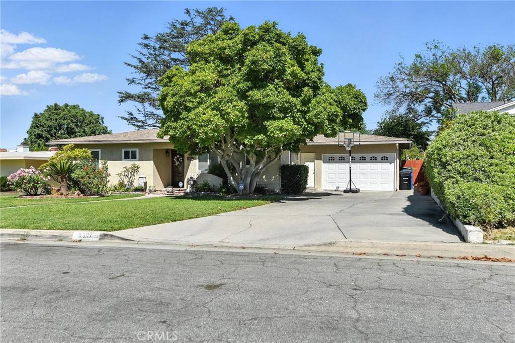 Whittier, CA 90605,8507 Davista DR
