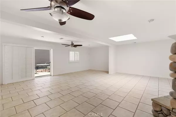 Huntington Beach, CA 92648,1841 Lake ST
