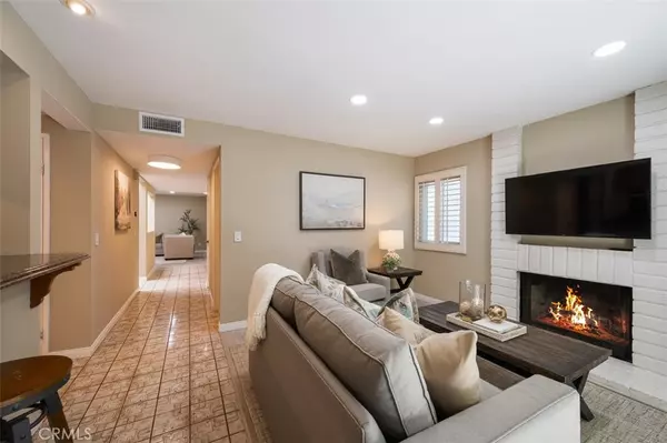Huntington Beach, CA 92648,18156 Sharon LN